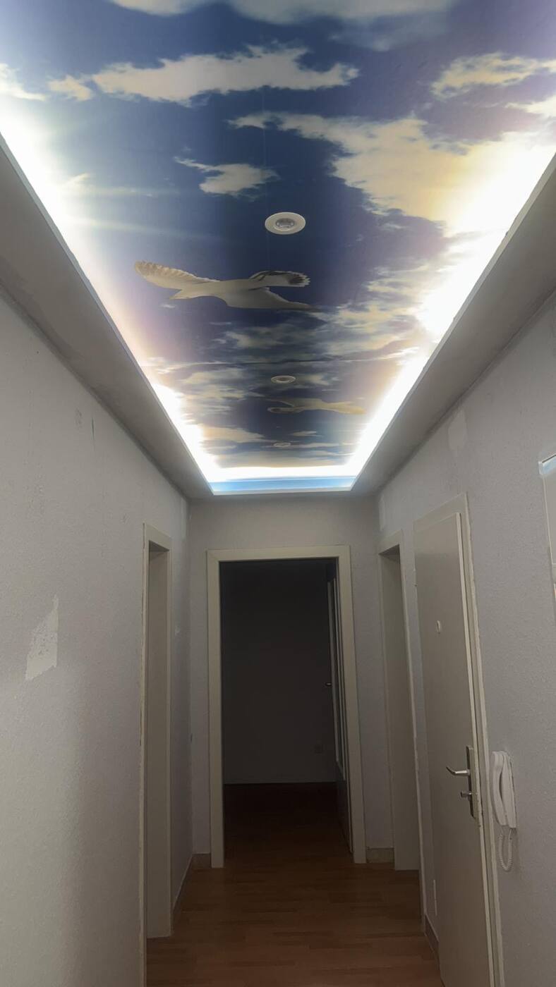 Spanndecke mit LED-Lichtvoute